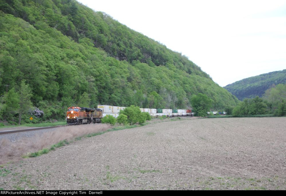 BNSF 3741 on Ns 265